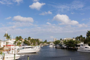 Spectacular view on the canal, Fort Lauderdale, very clean, free Parking & Wifi